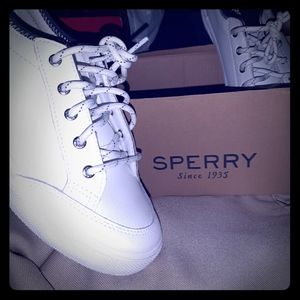 Sperry Deckfin